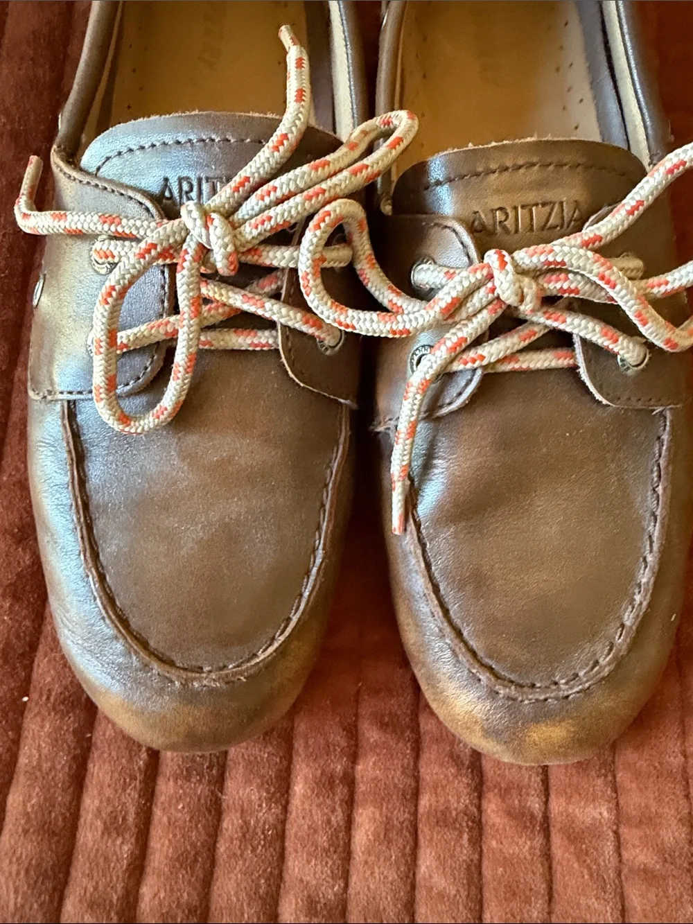 ARITZIA x SPERRY Brown Leather Boat Shoes with Multicolored Laces